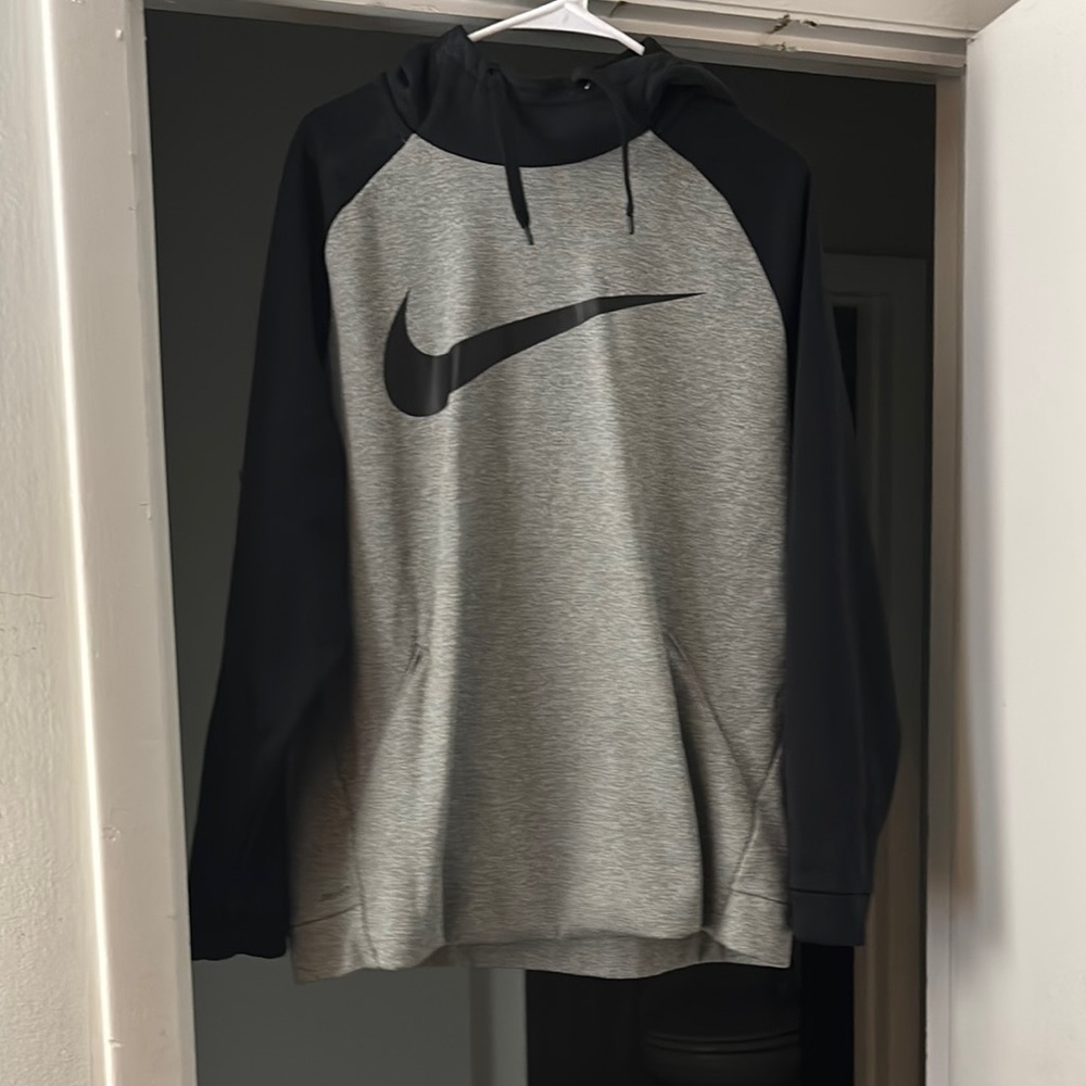 Nike Men's Black and Gray Sweatshirt